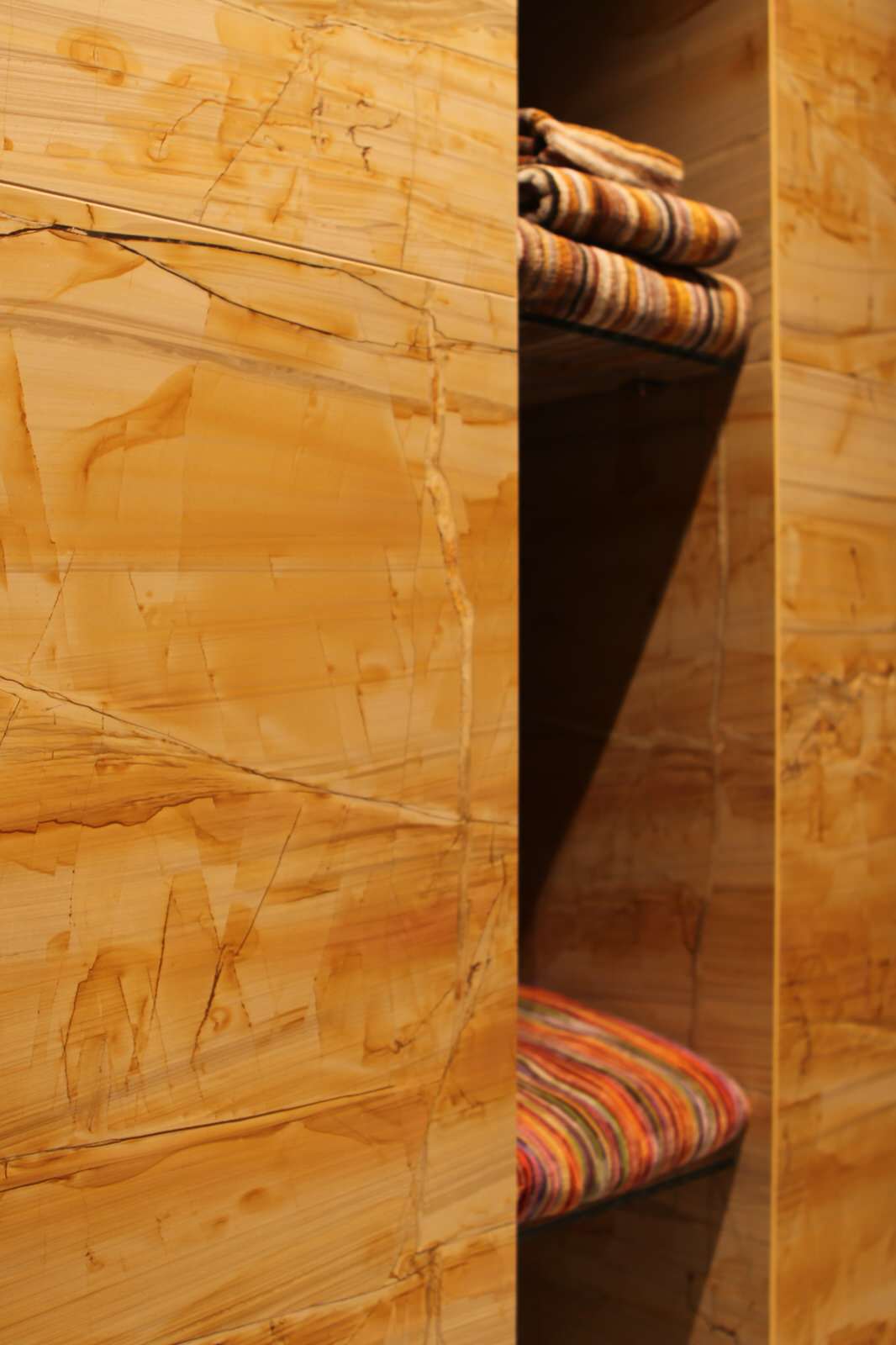 Желтый санузел Тиквуд