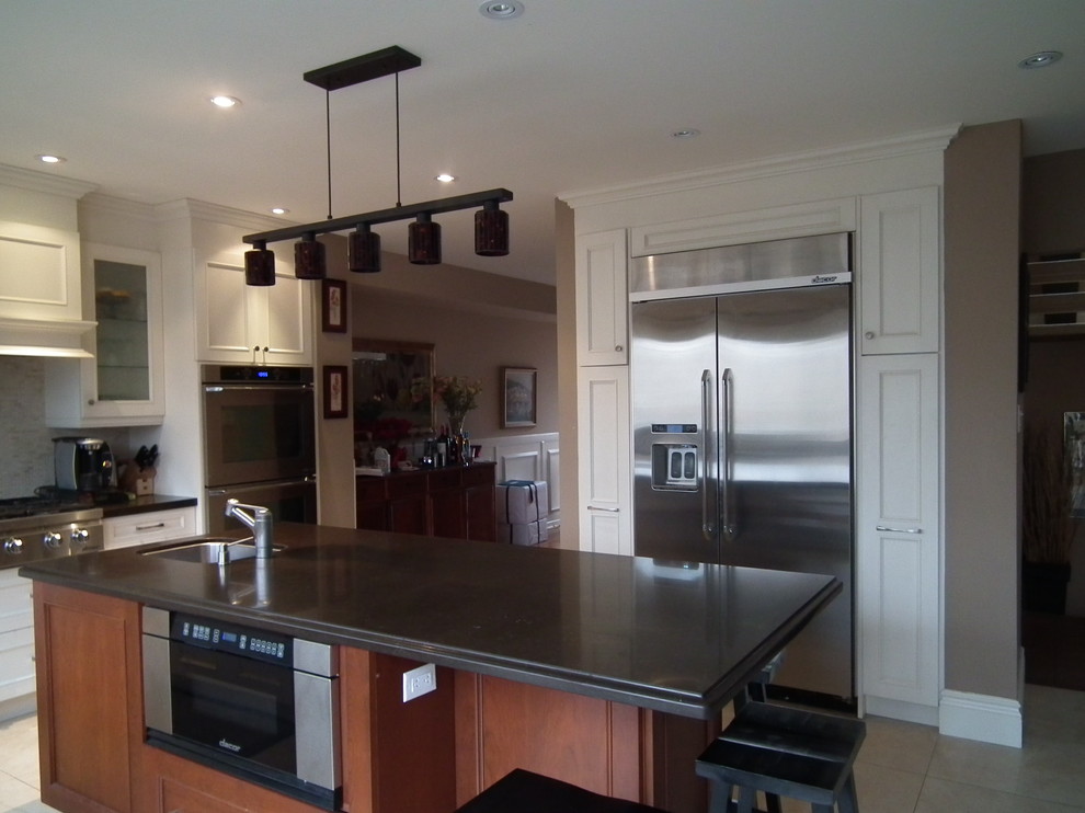Inspiration for a transitional kitchen remodel in Toronto