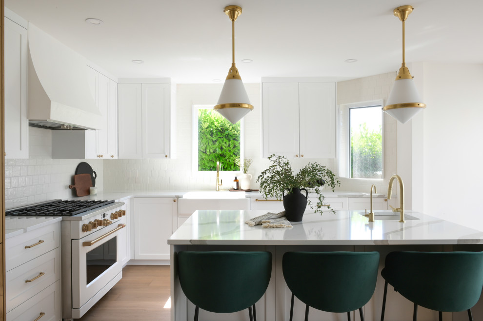 Inspiration for a transitional kitchen remodel in Vancouver
