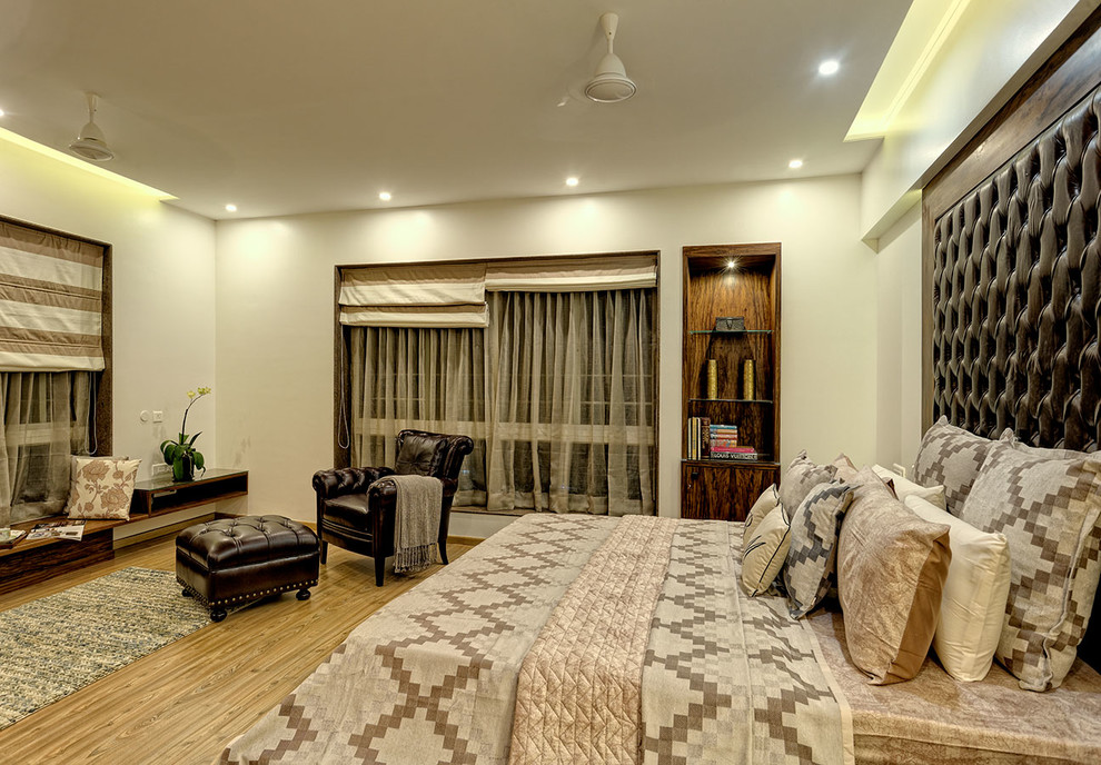 Contemporary bedroom in Pune.