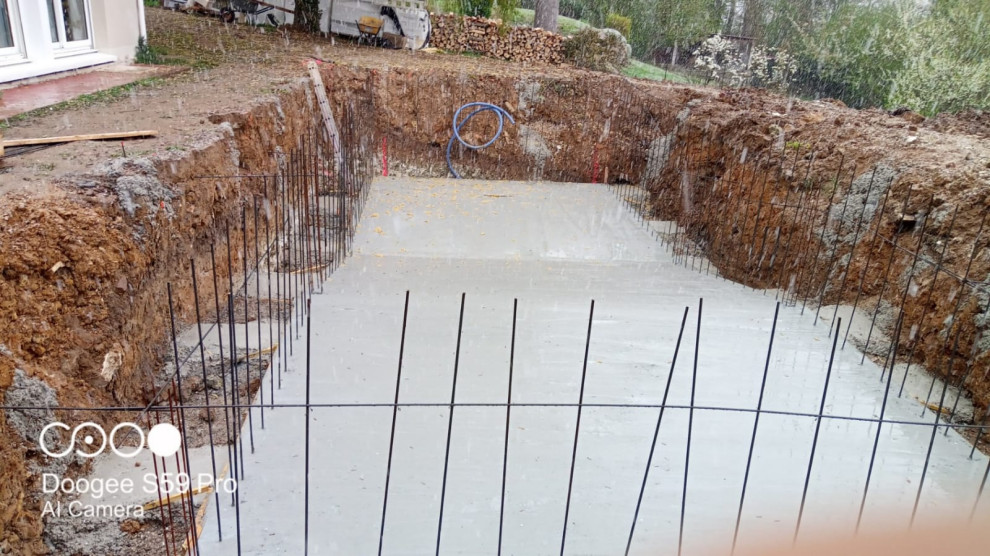 Maisons-Laffitte - Une piscine en béton pour une villa Parisienne