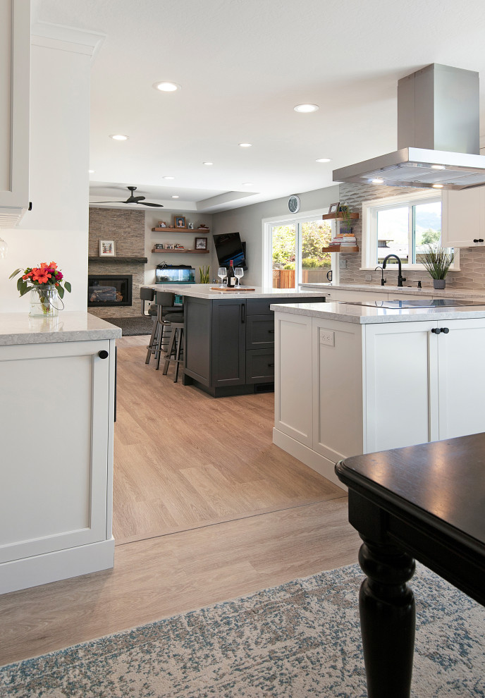 Kitchen - transitional kitchen idea in San Francisco