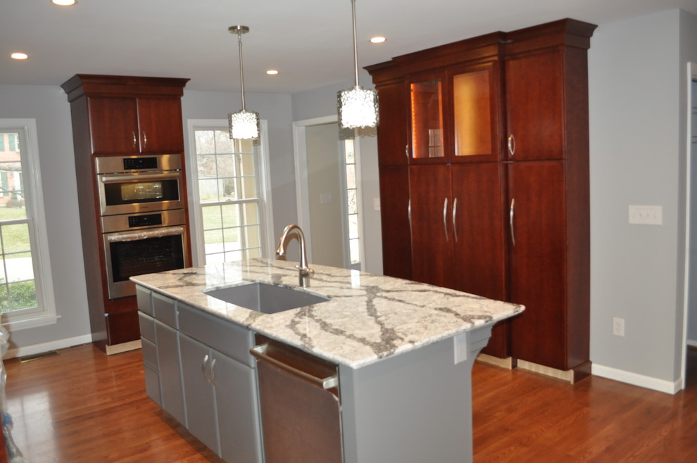 Inspiration for a transitional kitchen remodel in Cincinnati