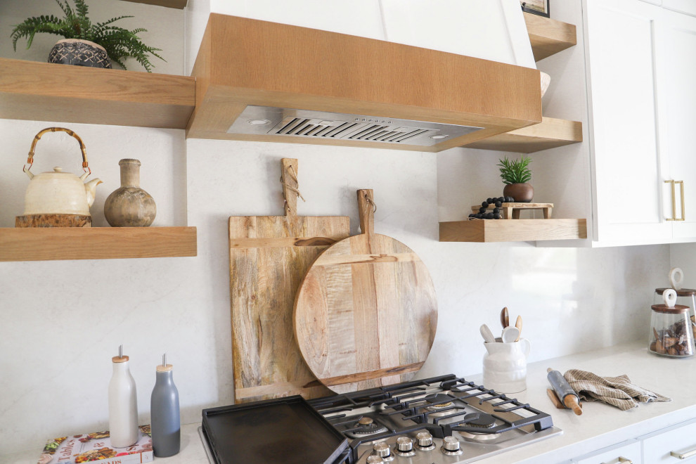 Home design - transitional home design idea in Phoenix