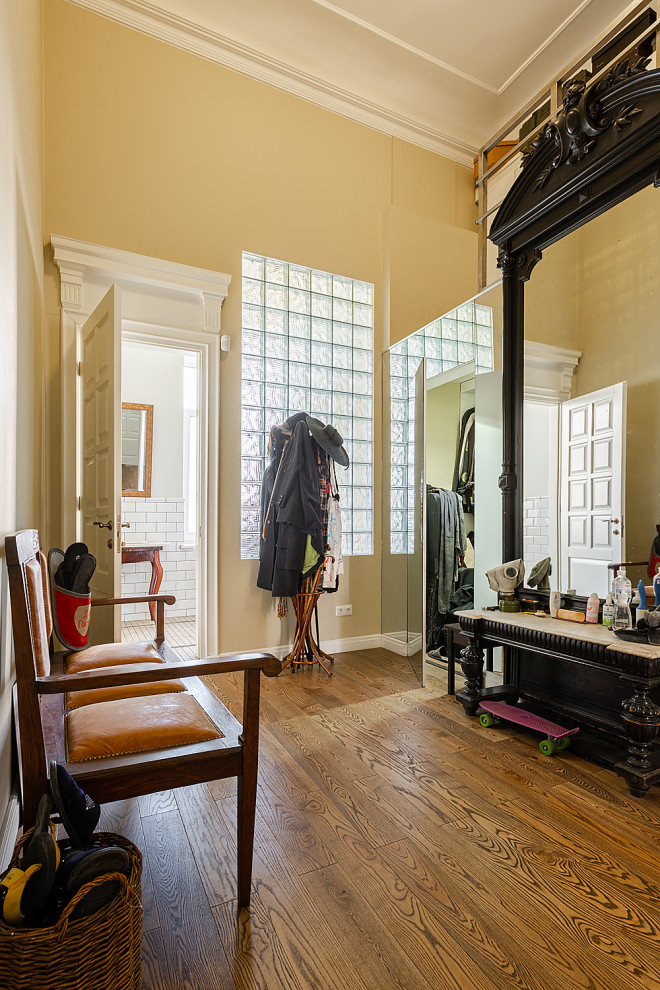 Entryway - eclectic entryway idea