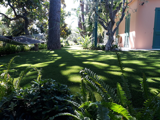 Med Garden mediterranean-garden