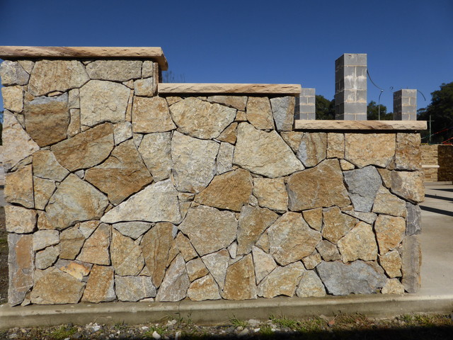 Stone Cladding - Jindabyne Random rustikt-hus-og-facade