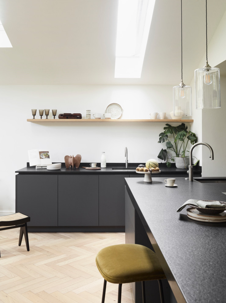 Inspiration for a contemporary kitchen in London.