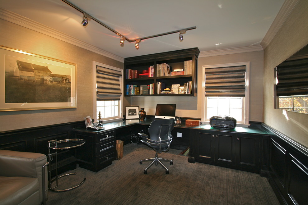Inspiration for a traditional home office in New York.