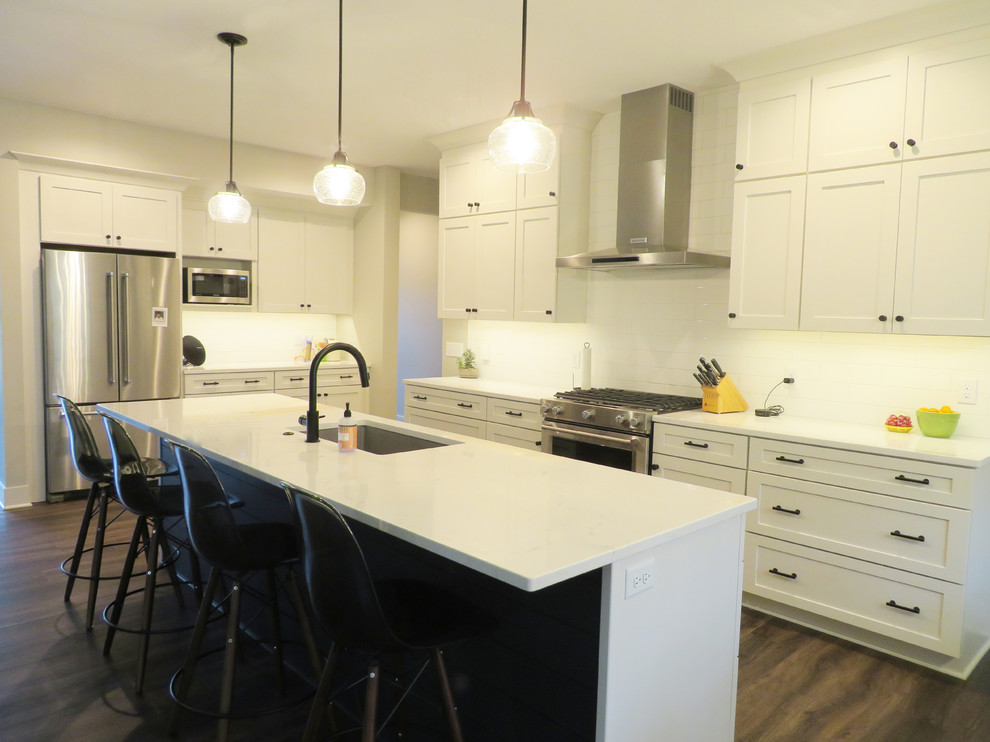 Transitional kitchen photo in Grand Rapids