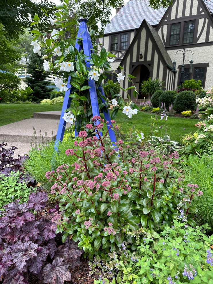 Saint Paul Tudor Garden