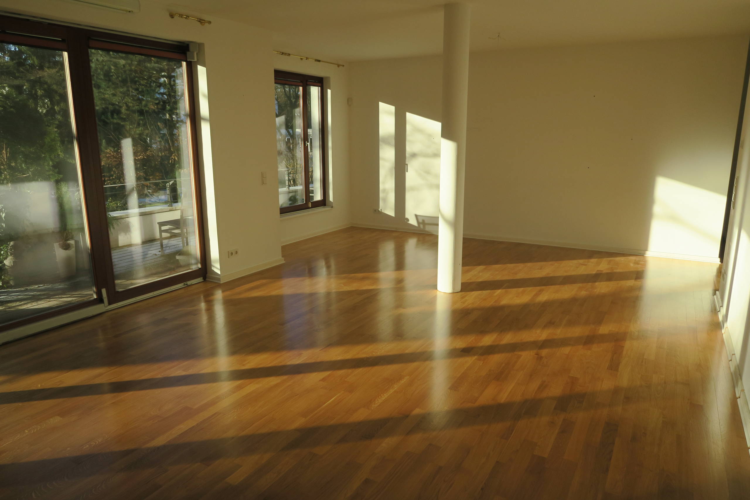 Rhumeweg Berlin-Zehlendorf, Aufarbeitung Parkettboden