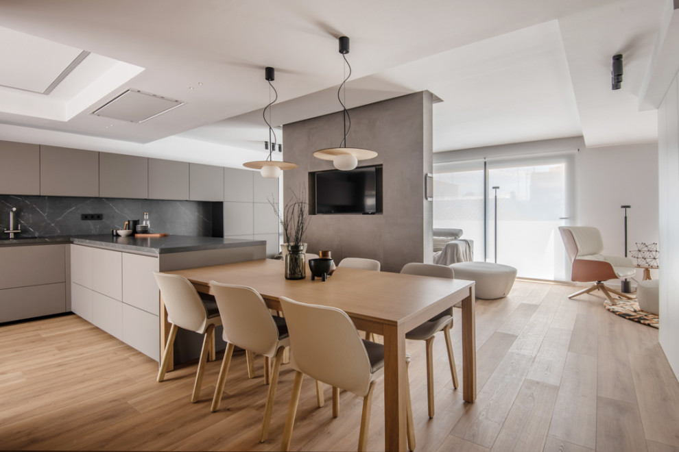 Diseño de comedor contemporáneo grande abierto
