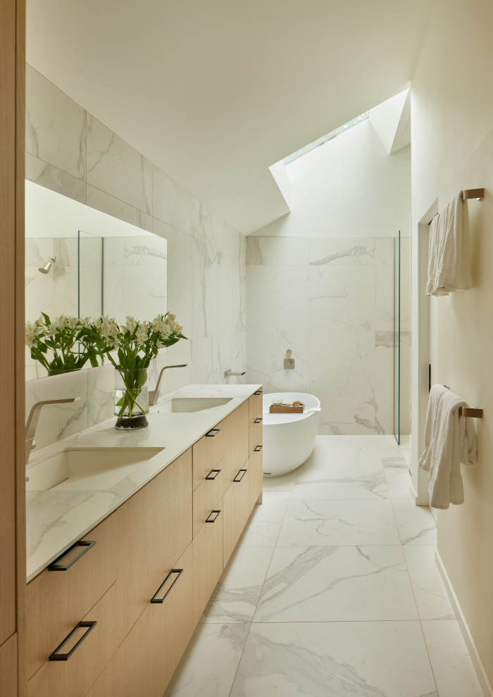 Mercer Island Remodel - Contemporary - Bathroom - Seattle - by Plum ...