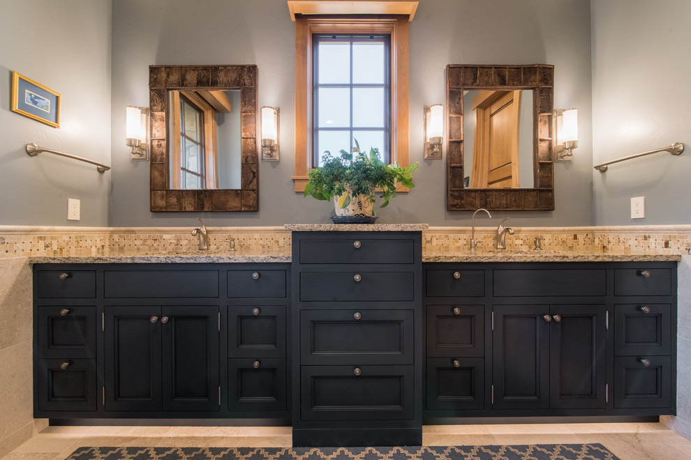 Mountain style home design photo in Denver