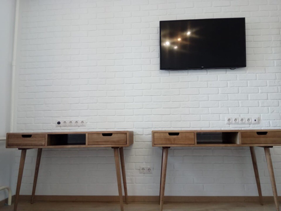 Письменный стол из массива ясеня