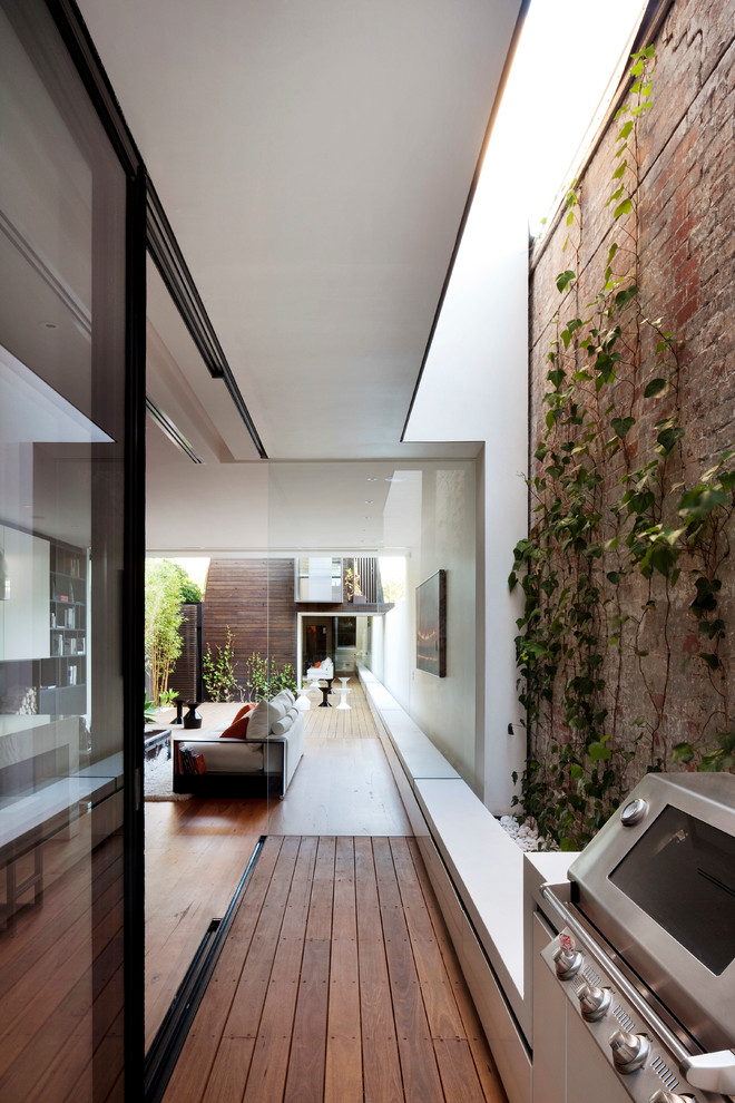 This is an example of a modern living room in Melbourne.
