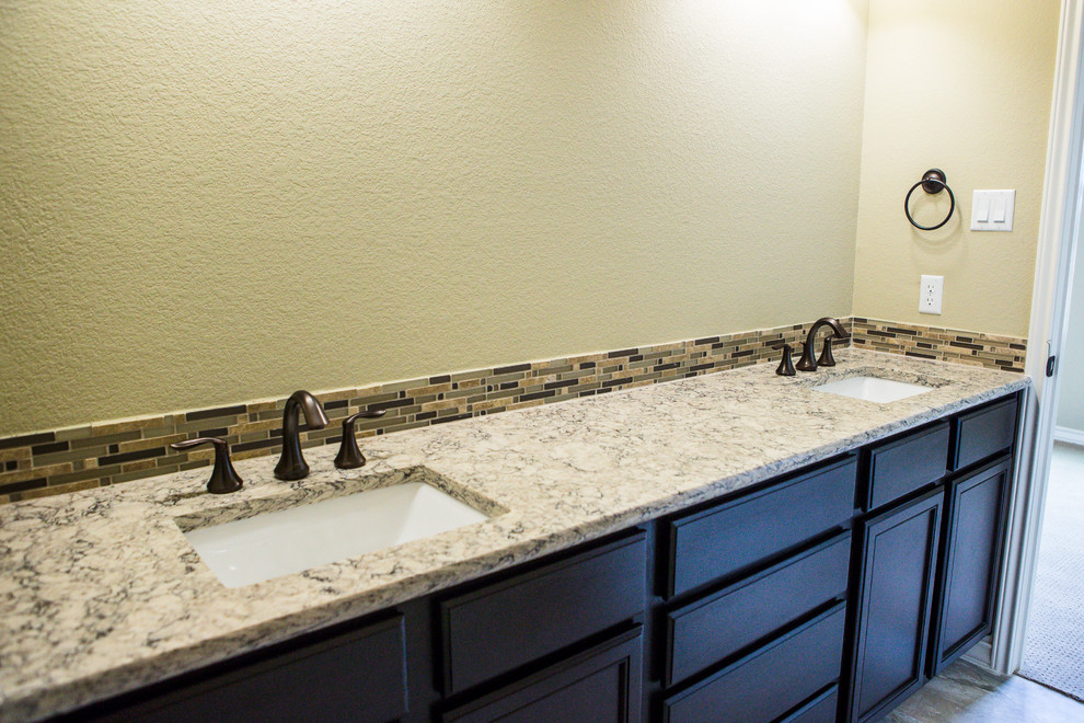 Transitional bathroom photo in Austin