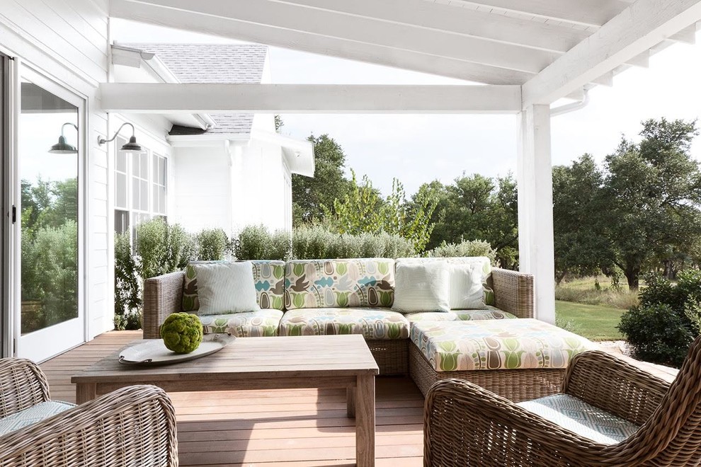 Traditional deck in Austin with an awning.