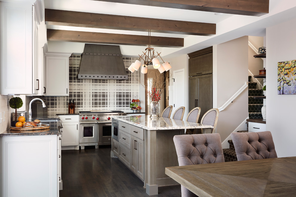 Example of a mountain style home design design in Minneapolis
