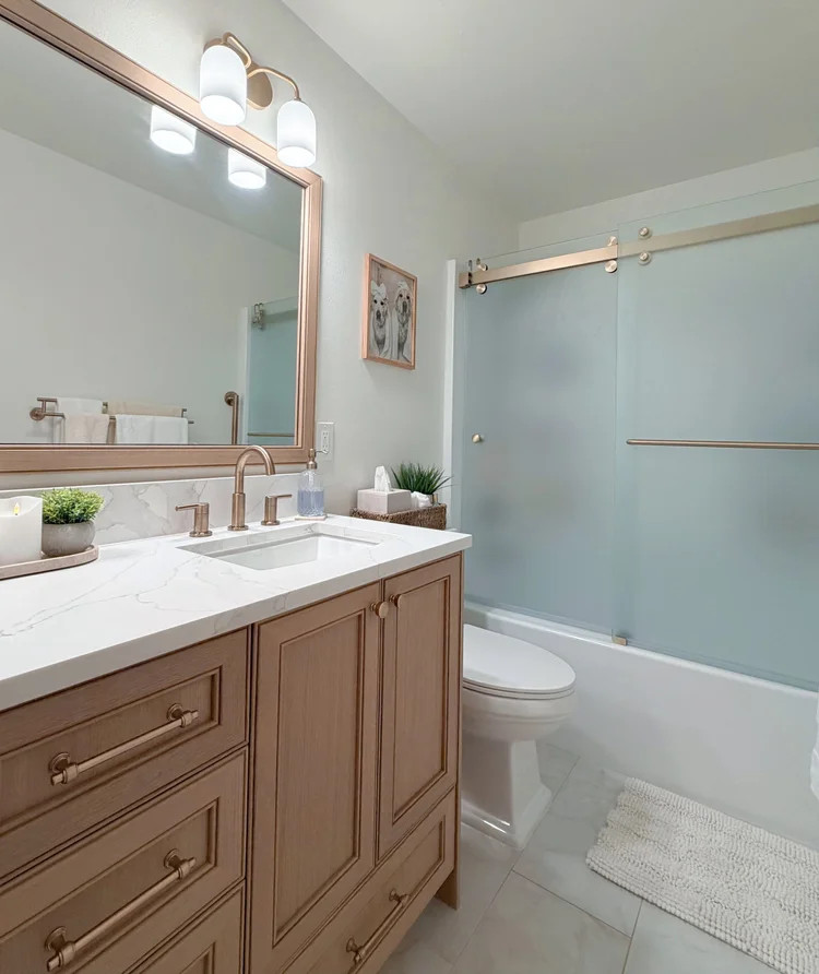 Snohomish - 2 Bathrooms + Laundry Room