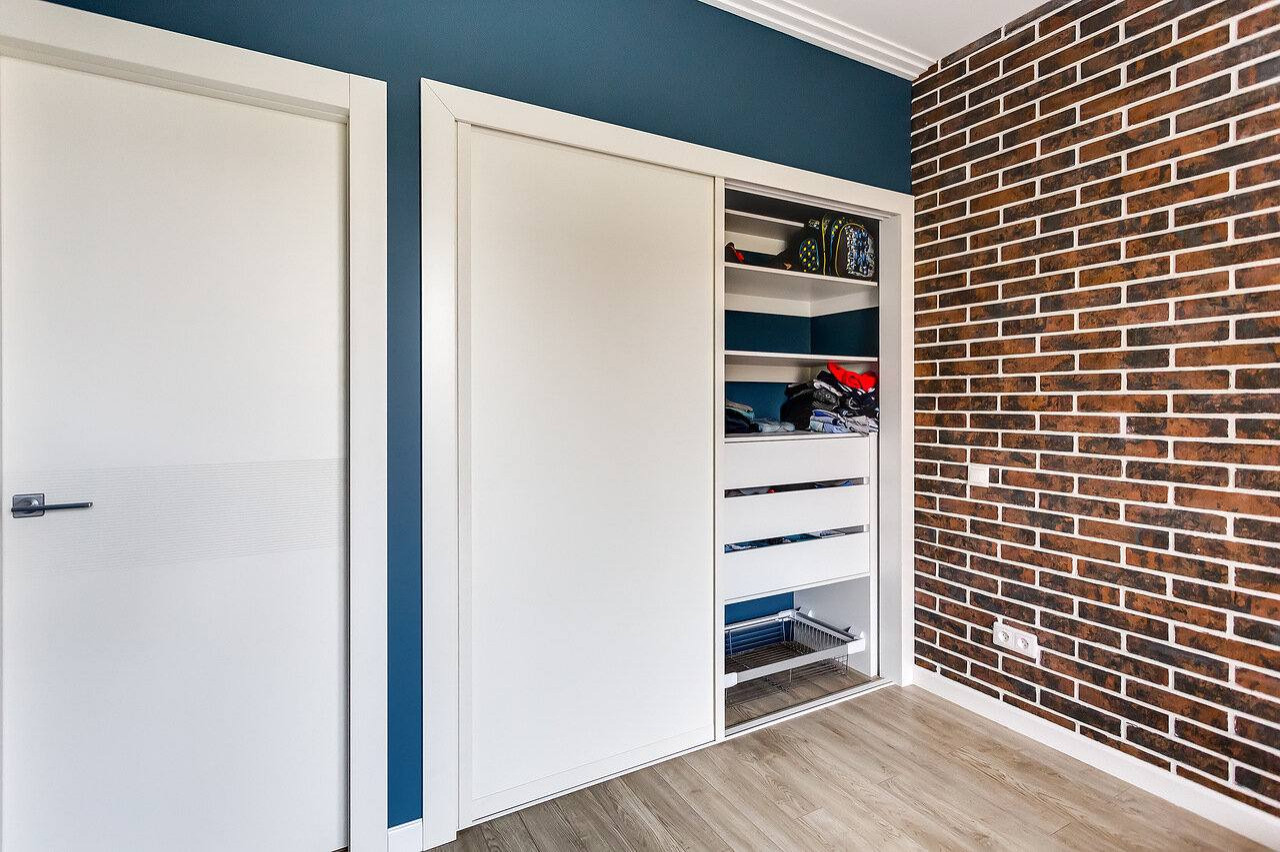 Проект с идеальным сочетанием белого и дерева