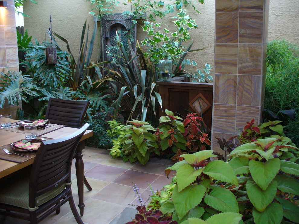 Design ideas for an eclectic patio in Sacramento.