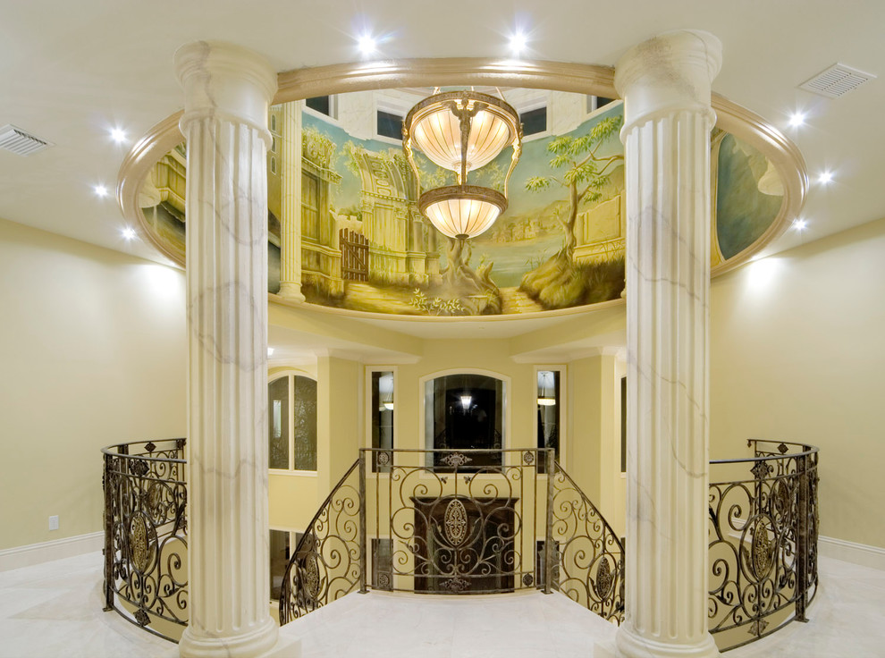 Inspiration for a traditional curved staircase in Orlando.