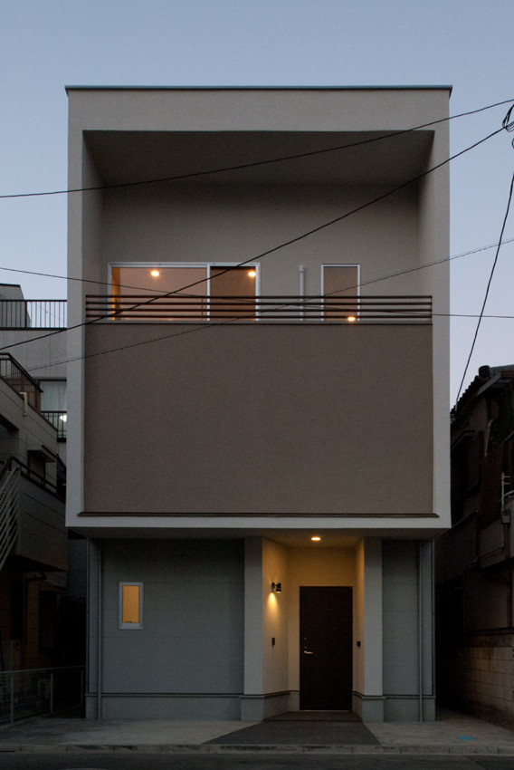 横浜にあるコンテンポラリースタイルのおしゃれな家の外観の写真