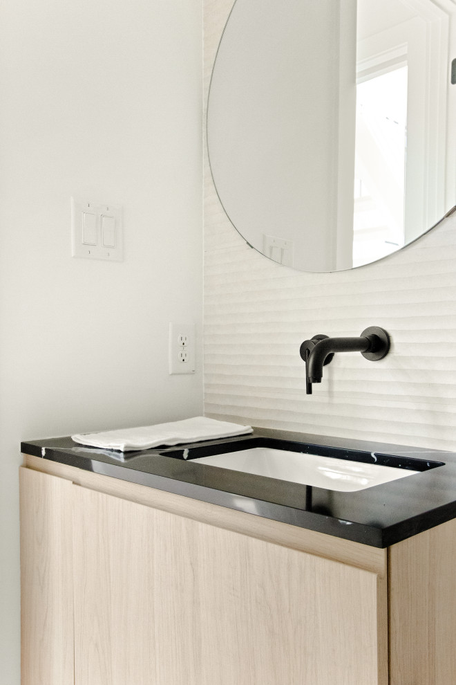 Tyree A - Powder Room - Dallas - by Jessica Koltun Home