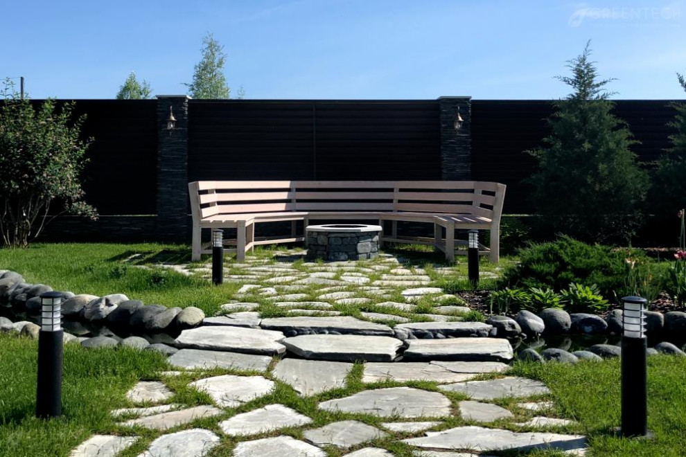 Сад построенный в к.п. Карабатово Кстовского района Нижегородской области.