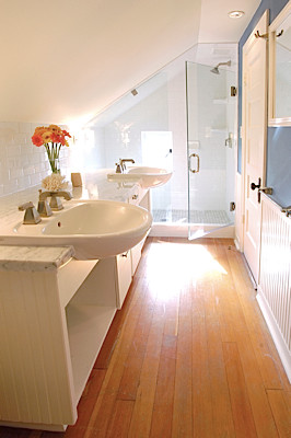 Photo of a contemporary bathroom in Seattle.