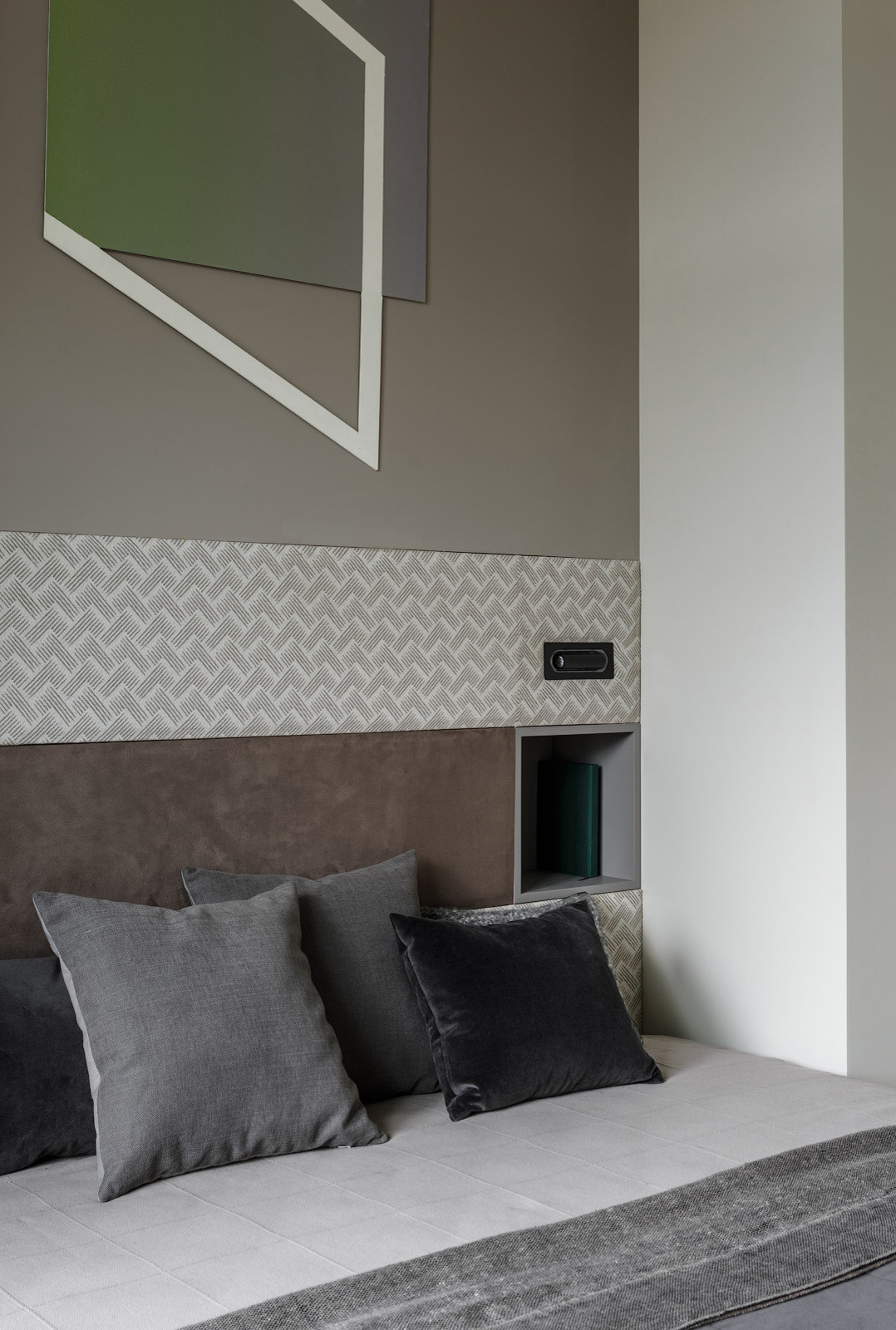 Монохромная квартира на Добрынинской