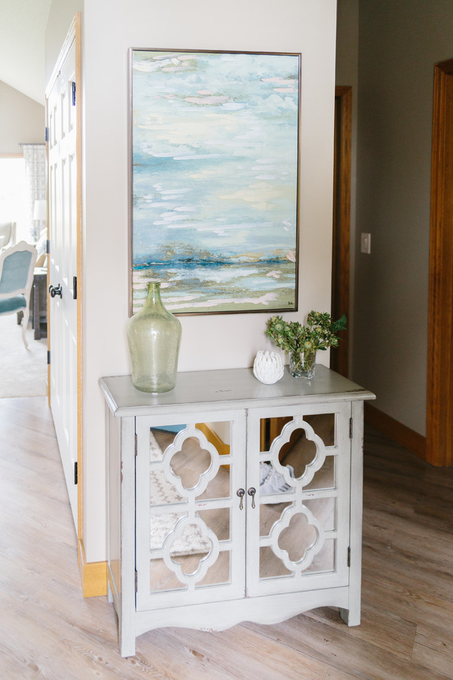 Example of a transitional living room design in Minneapolis