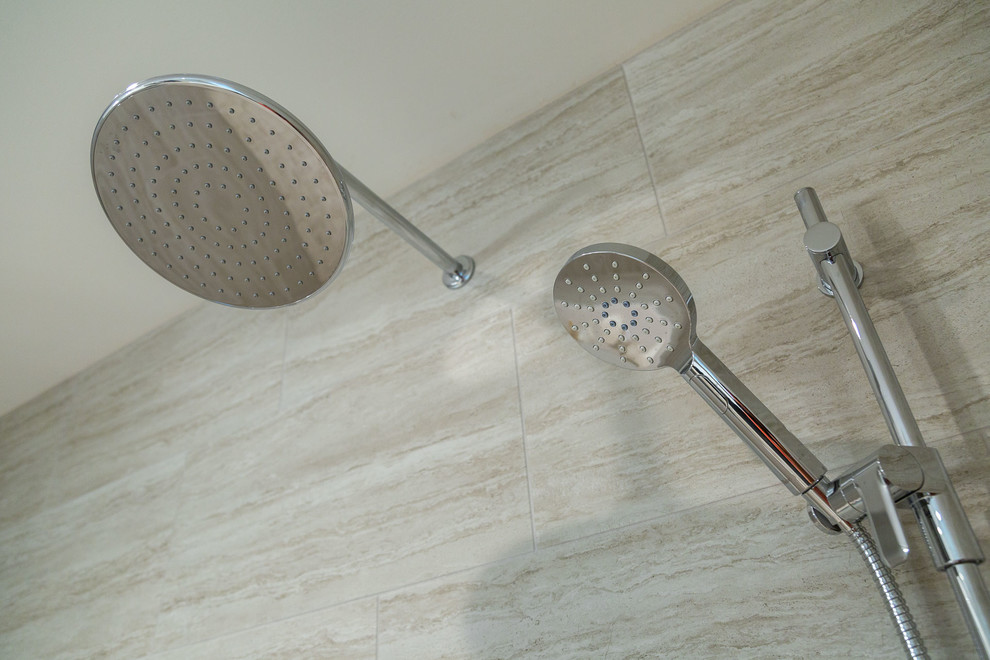 Bathroom - transitional bathroom idea