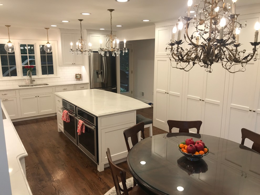 Kitchen - transitional kitchen idea