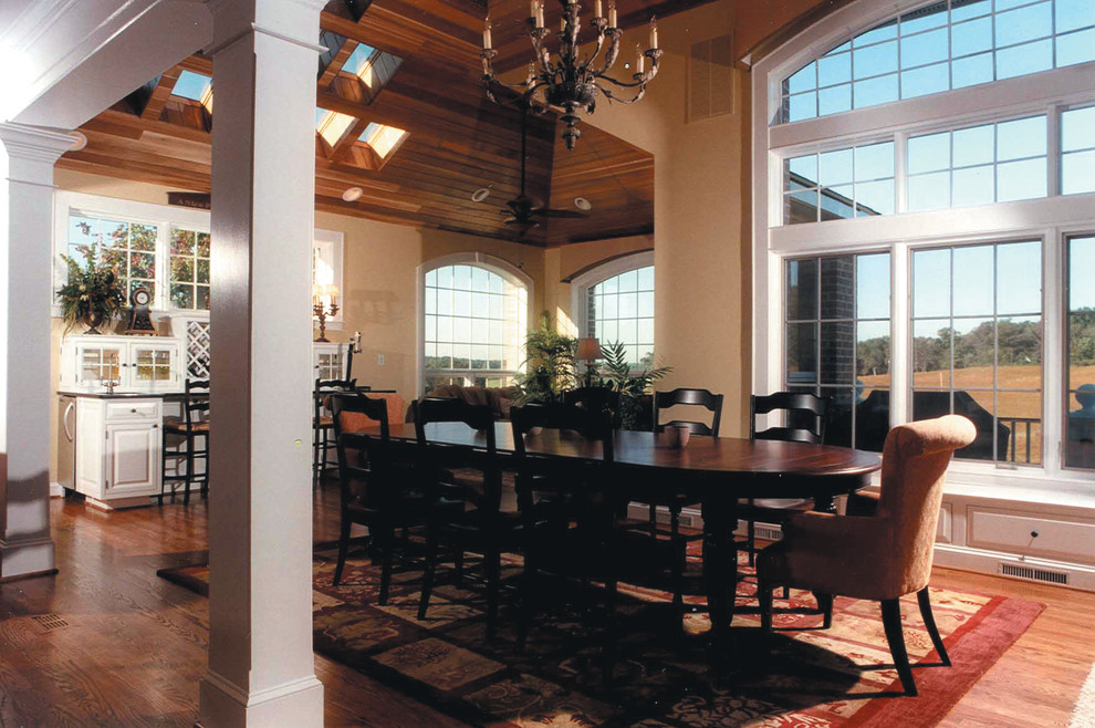 Design ideas for a traditional dining room in Baltimore.