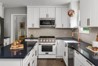 4 New Kitchens With Sophisticated Backsplash Ideas (4 photos)