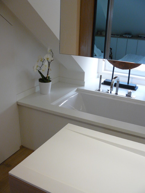 des Blancs subtiles contemporary-badrum