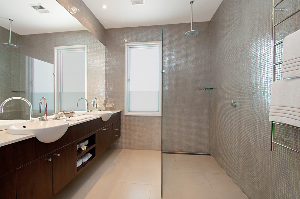 Contemporary bathroom in Adelaide.