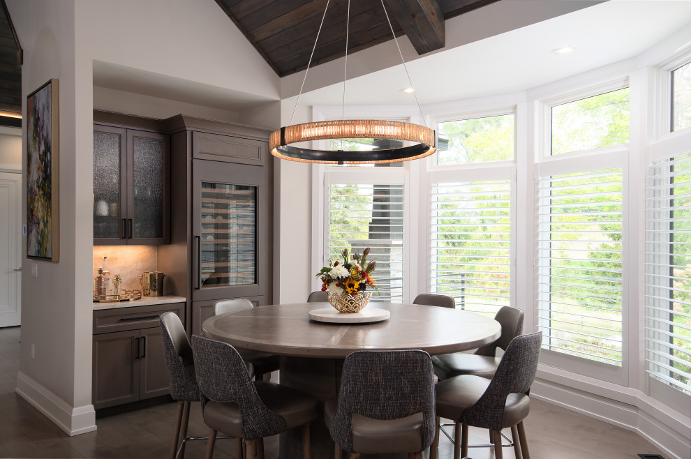Dining room - transitional dining room idea in Chicago