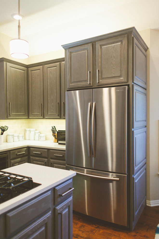 Example of a transitional kitchen design in Austin