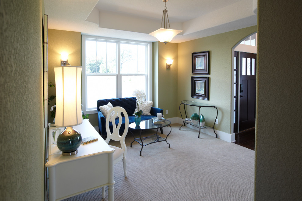 Inspiration for a transitional home design remodel in Milwaukee