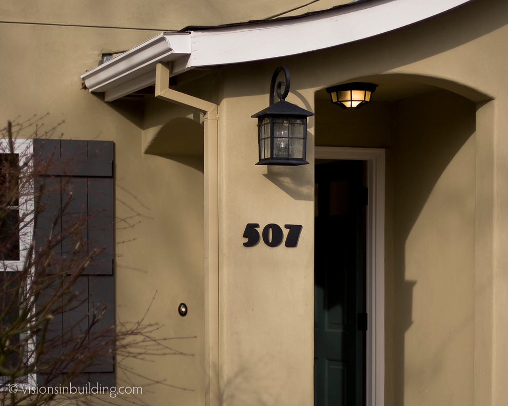 Design ideas for a traditional entryway in Sacramento.