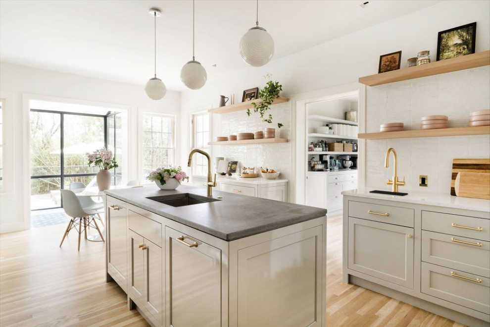 Example of a transitional kitchen design in Austin