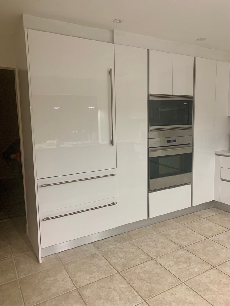 How to hide soffit in modern kitchen