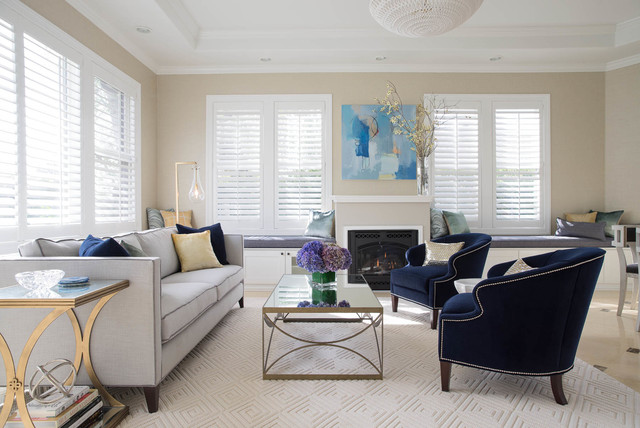 Contemporary Tiburon Home classique-chic-salle-de-sejour