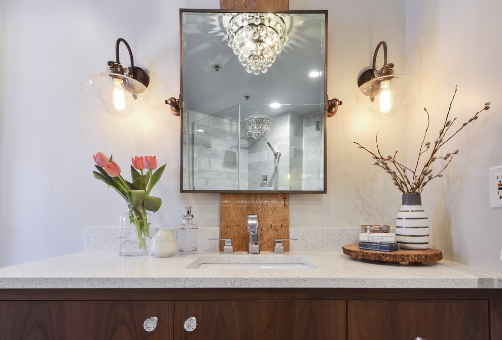Example of a transitional home design design in Edmonton