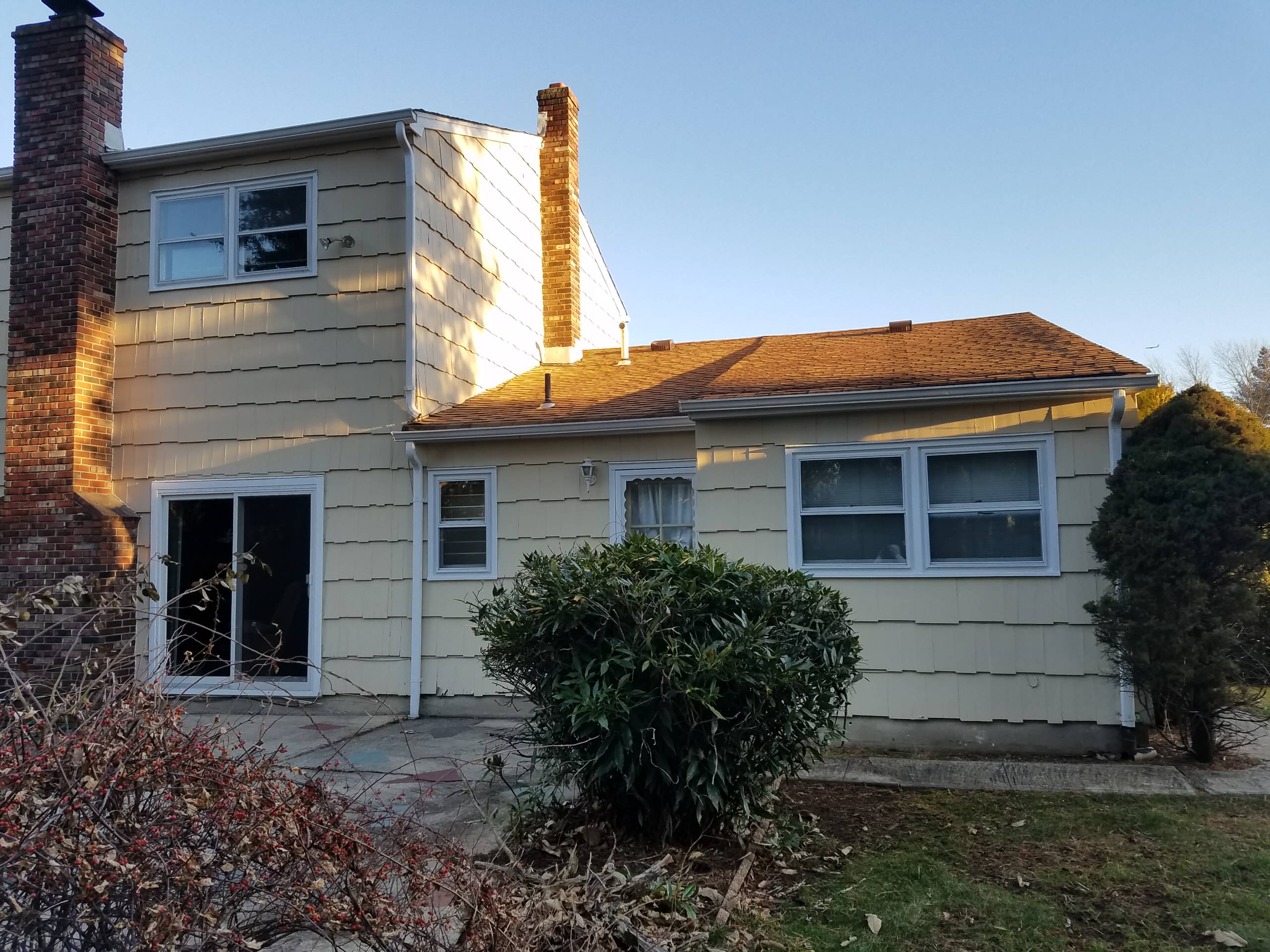 New Windows, Vinyl Siding, and Gutters at Gunpowder Drive in East Brunswick, NJ