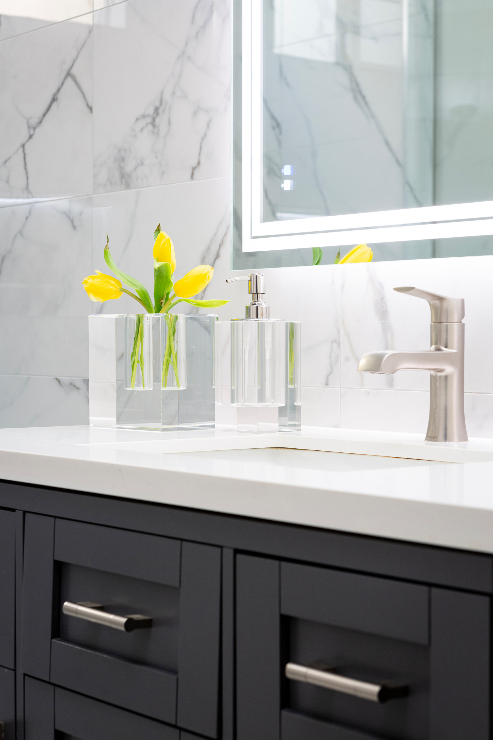 Thousand Oaks Bath + Laundry Design